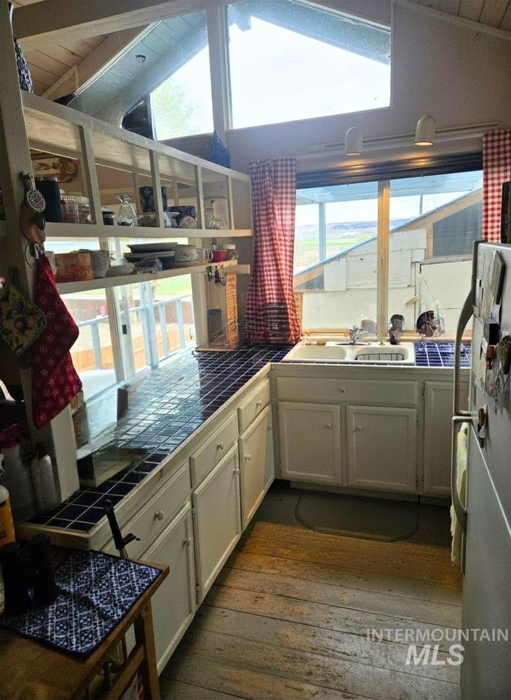 Photo of 635 Hwy 78, Grand View, ID 83624 (MLS # 98980693)