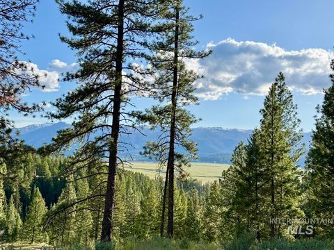 Photo of 18 Tito Trail, Cascade, ID 83611 (MLS # 98989031)