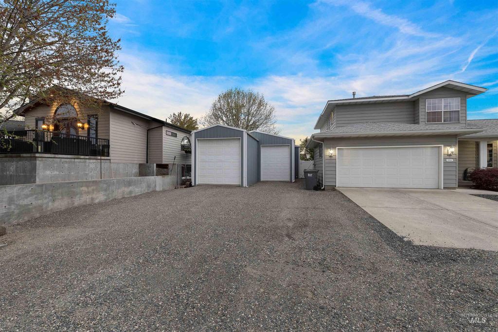 Photo of 2556 Bursell Dr, Clarkston, WA 99403 (MLS # 98981998)