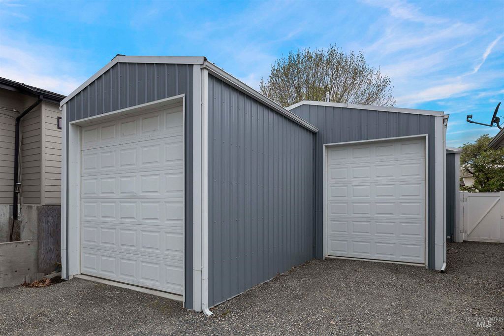 Photo of 2556 Bursell Dr, Clarkston, WA 99403 (MLS # 98981998)