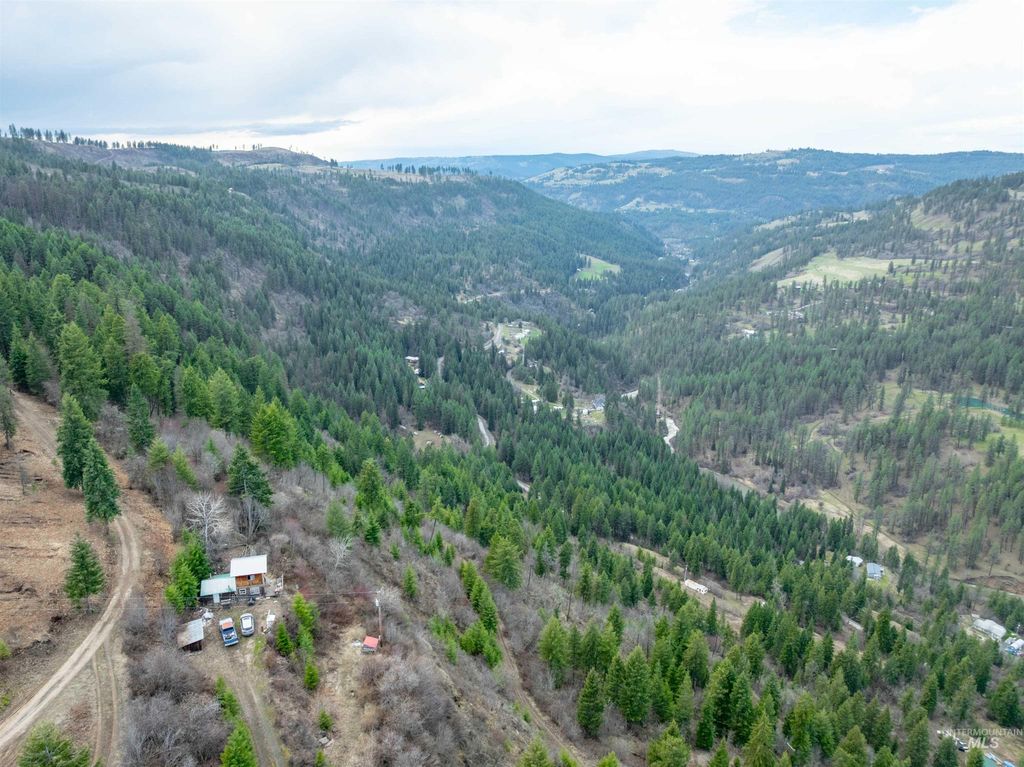 Photo of 751 Wilderness Dr, Orofino, ID 83544 (MLS # 98941859)