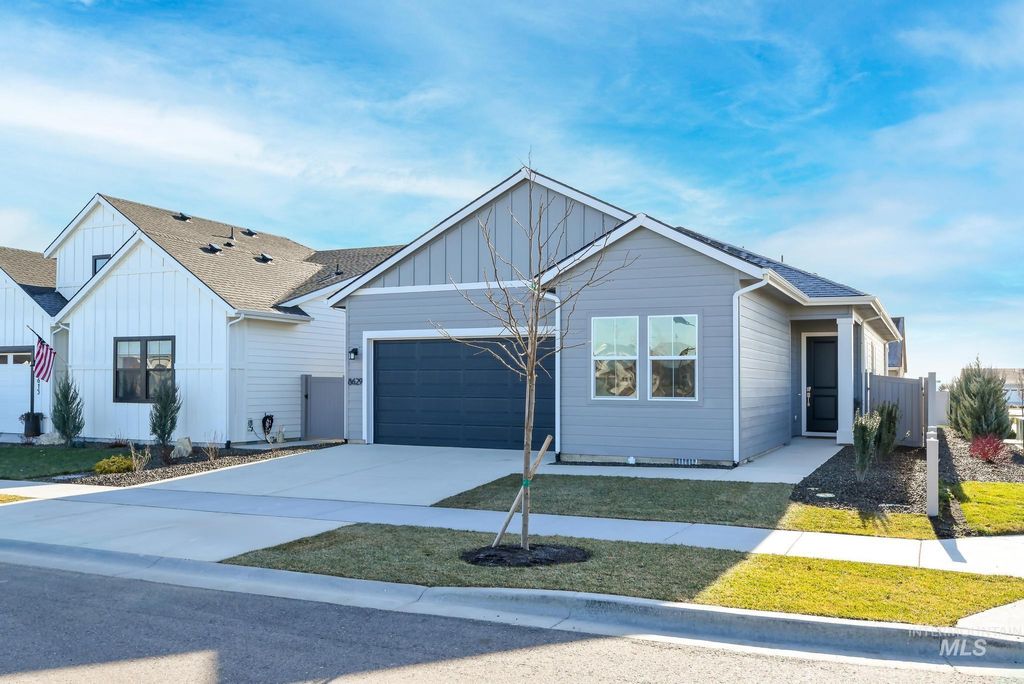 Photo of 8629 W Stillmore St, Star, ID 83669 (MLS # 98971730)