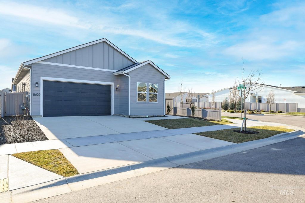 Photo of 8629 W Stillmore St, Star, ID 83669 (MLS # 98971730)
