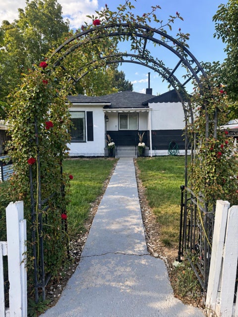 Photo of 767 Shoup Avenue, Twin Falls, ID 83301 (MLS # 99001162)