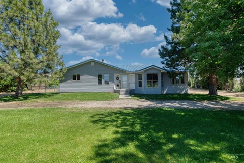 Photo of 3592 W Idaho Blvd, Emmett, ID 83617 (MLS # 98990311)