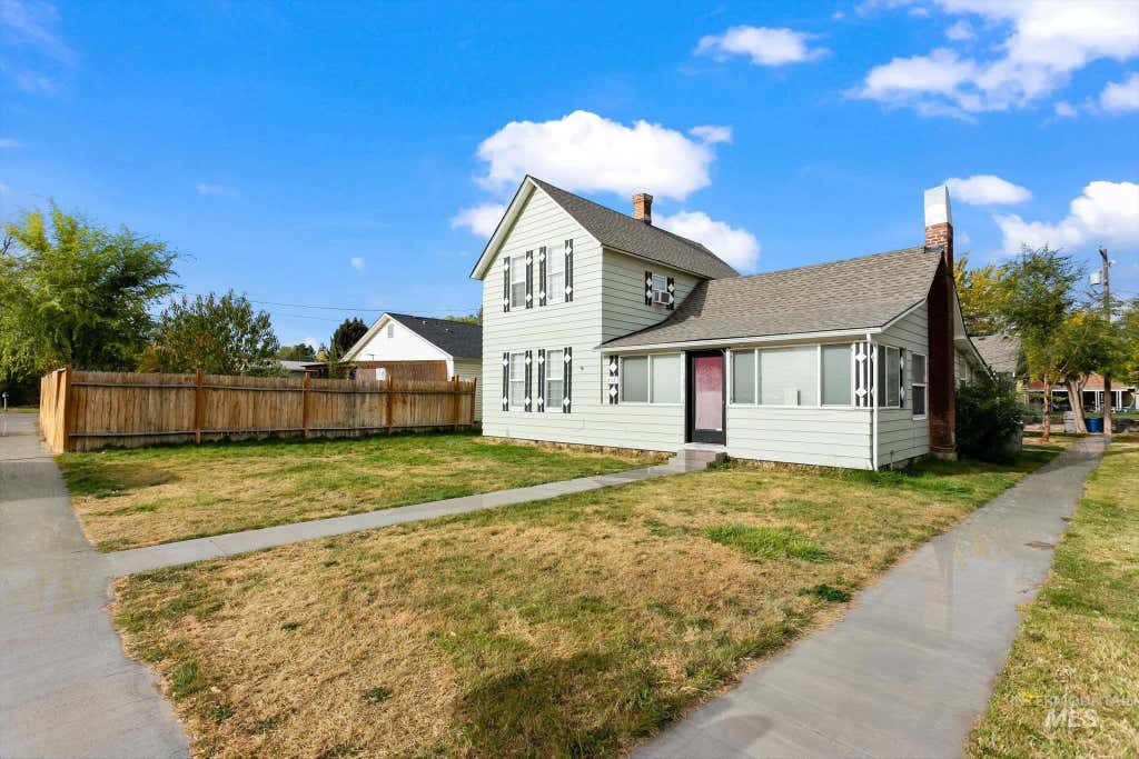 Photo of 219 24th Ave S Ave, Nampa, ID 83651 (MLS # 98997311)