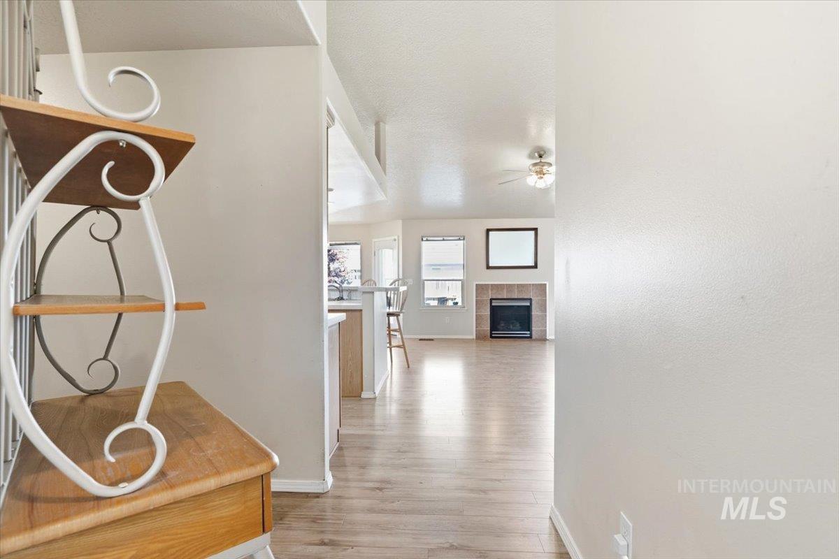 14372 Gresham