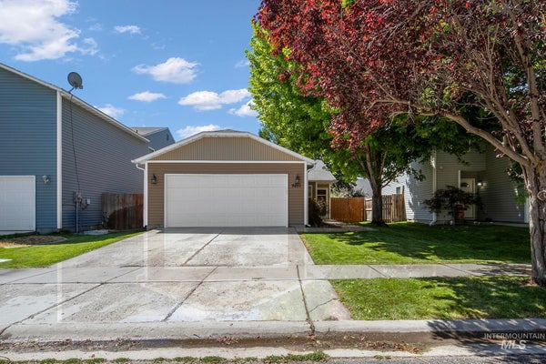 9251 W HEARTHSIDE DR, BOISE, ID 83709 - Image fb36b843fe0a11d522efa3b3c75e1990/2545870684