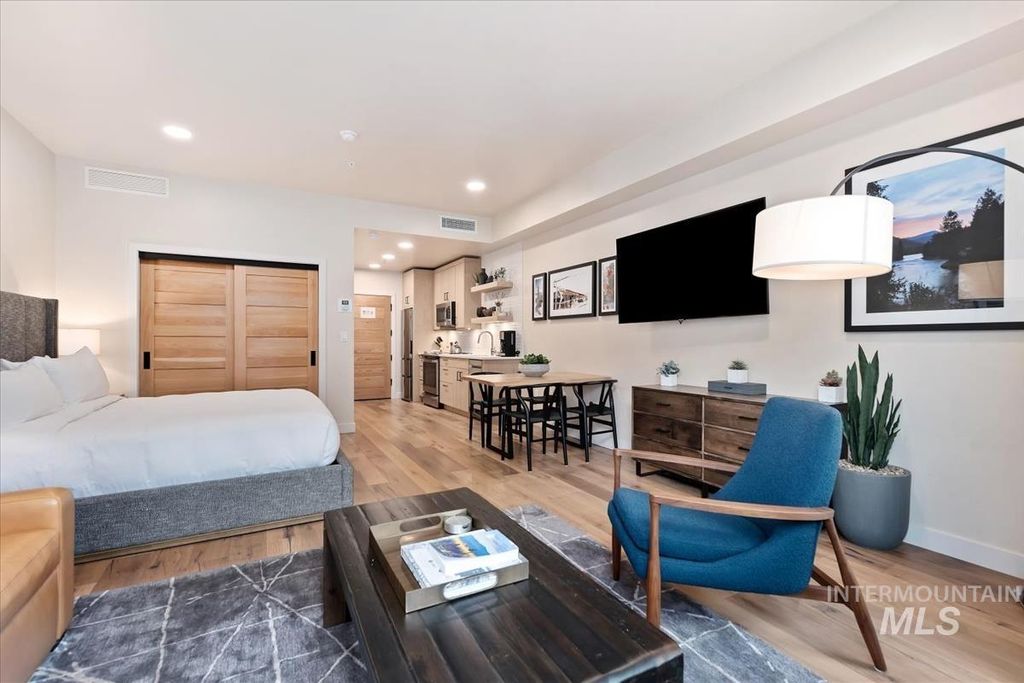 Photo of 720 Village Drive #205, Donnelly, ID 83615 (MLS # 98971050)