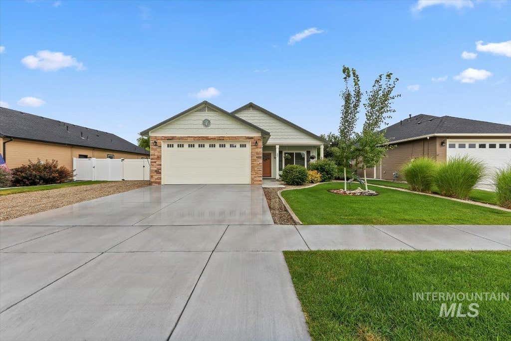 Photo of 207 E Mckinley St, New Plymouth, ID 83655 (MLS # 98994024)