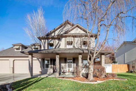 Photo of 762 E Martinique Dr, Meridian, ID 83642 (MLS # 98968535)