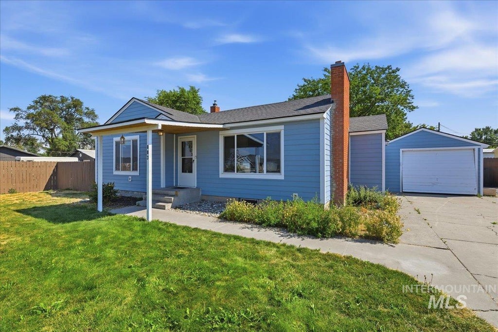 Photo of 803 Falls Avenue West AVE, Twin Falls, ID 83301 (MLS # 98996590)