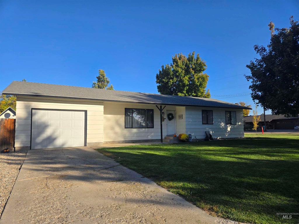 Photo of 602 Poplar Ave, New Plymouth, ID 83655 (MLS # 99004066)