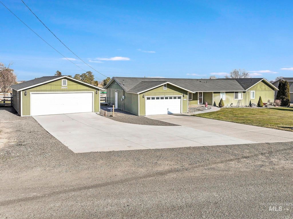 Photo of 2342 Garey Ln, Filer, ID 83328 (MLS # 98972946)
