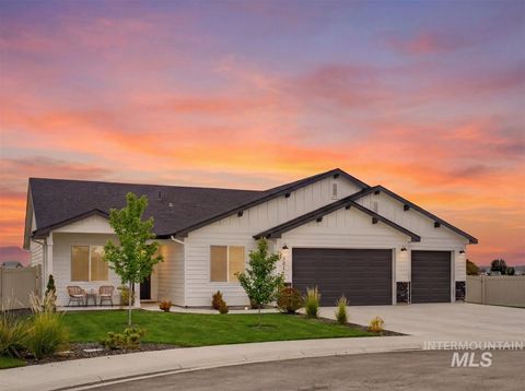 Photo of 501 Grand Harvest Ave, New Plymouth, ID 83655 (MLS # 98975658)