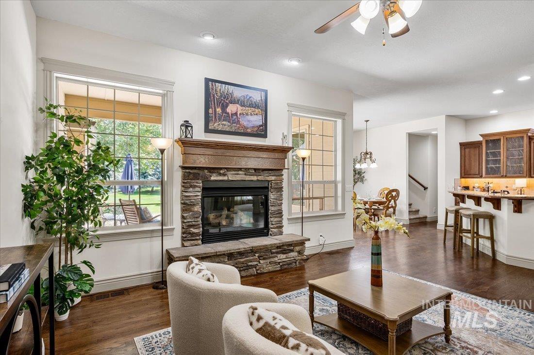 Eagle, Idaho 83616, United States, 4 Bedrooms Bedrooms, ,3 BathroomsBathrooms,Residential,Active,164829