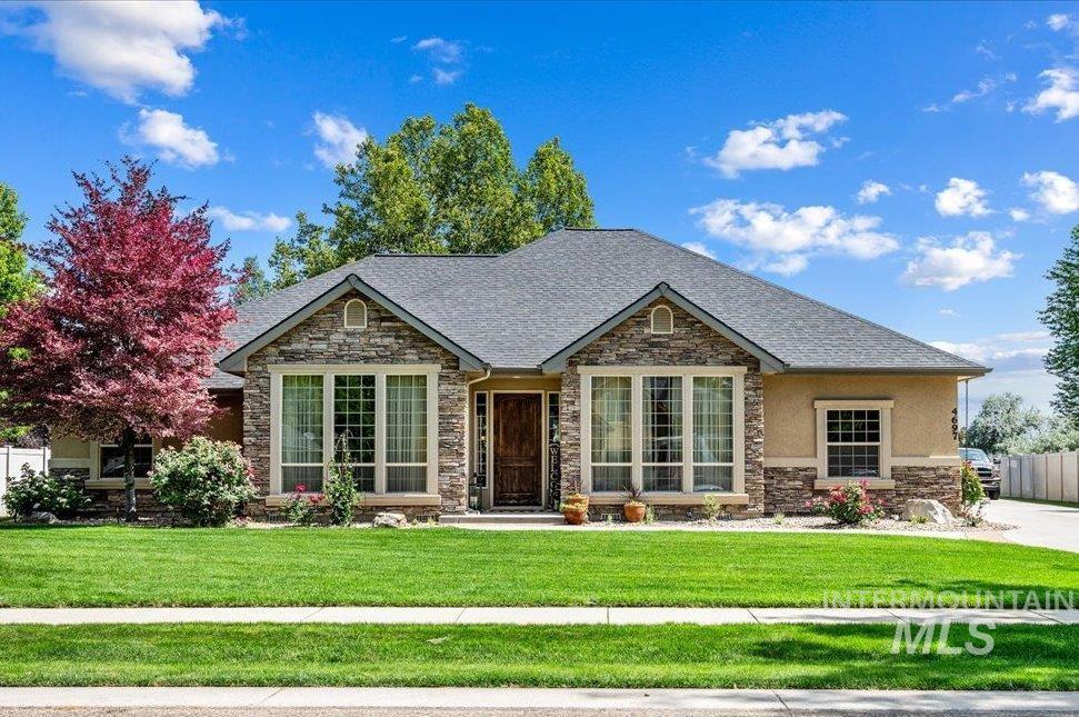 Eagle, Idaho 83616, United States, 4 Bedrooms Bedrooms, ,3 BathroomsBathrooms,Residential,Active,164829