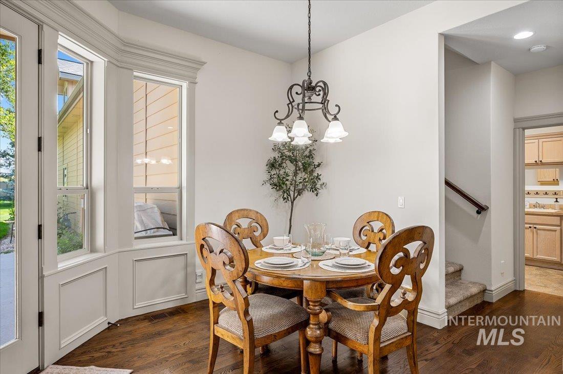 Eagle, Idaho 83616, United States, 4 Bedrooms Bedrooms, ,3 BathroomsBathrooms,Residential,Active,164829