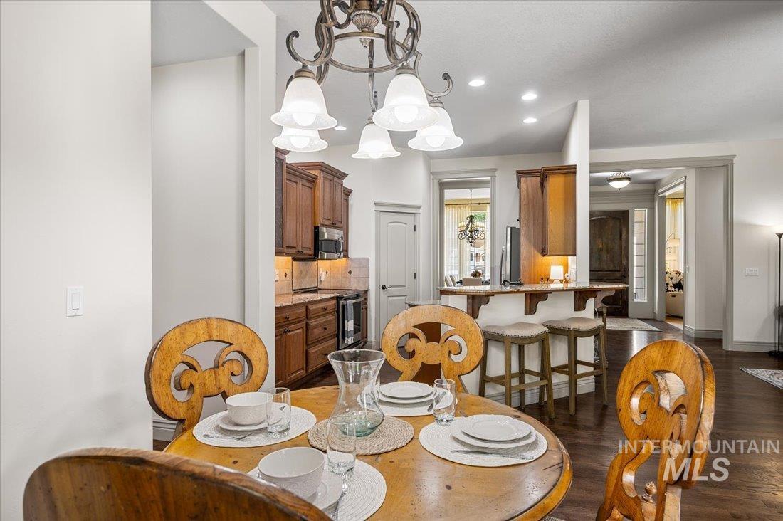 Eagle, Idaho 83616, United States, 4 Bedrooms Bedrooms, ,3 BathroomsBathrooms,Residential,Active,164829