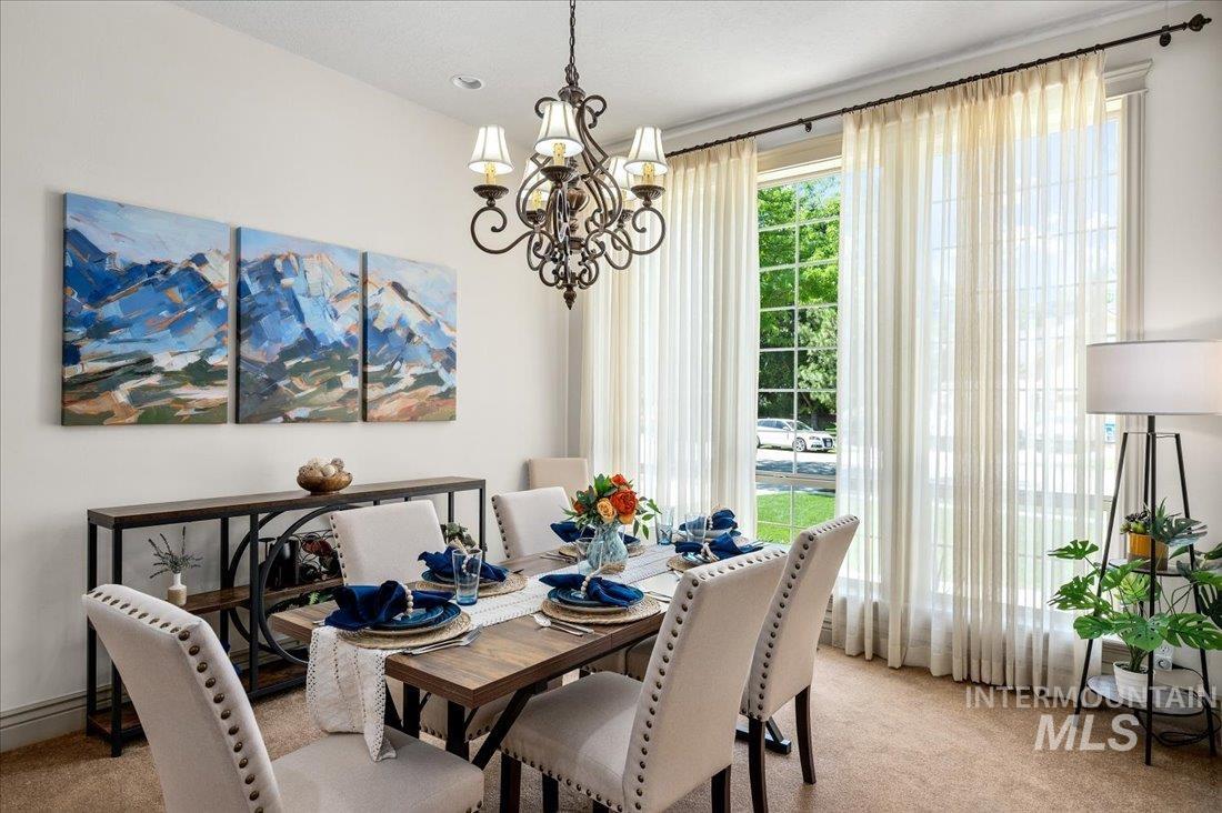 Eagle, Idaho 83616, United States, 4 Bedrooms Bedrooms, ,3 BathroomsBathrooms,Residential,Active,164829