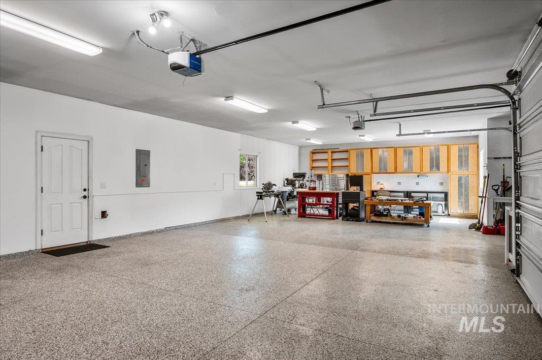 Eagle, Idaho 83616, United States, 4 Bedrooms Bedrooms, ,3 BathroomsBathrooms,Residential,Active,164829