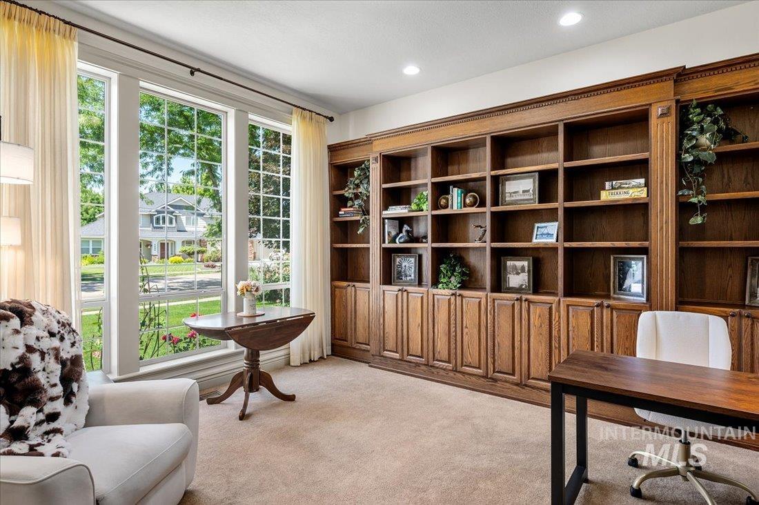 Eagle, Idaho 83616, United States, 4 Bedrooms Bedrooms, ,3 BathroomsBathrooms,Residential,Active,164829