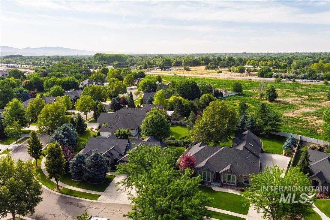 Eagle, Idaho 83616, United States, 4 Bedrooms Bedrooms, ,3 BathroomsBathrooms,Residential,Active,164829