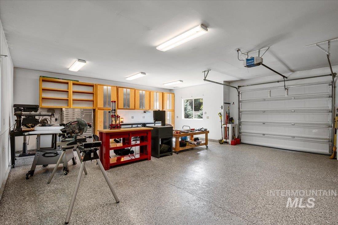 Eagle, Idaho 83616, United States, 4 Bedrooms Bedrooms, ,3 BathroomsBathrooms,Residential,Active,164829