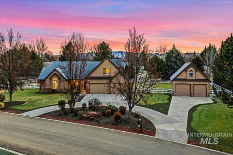 570 N Cove Colony Way Eagle ID 83616