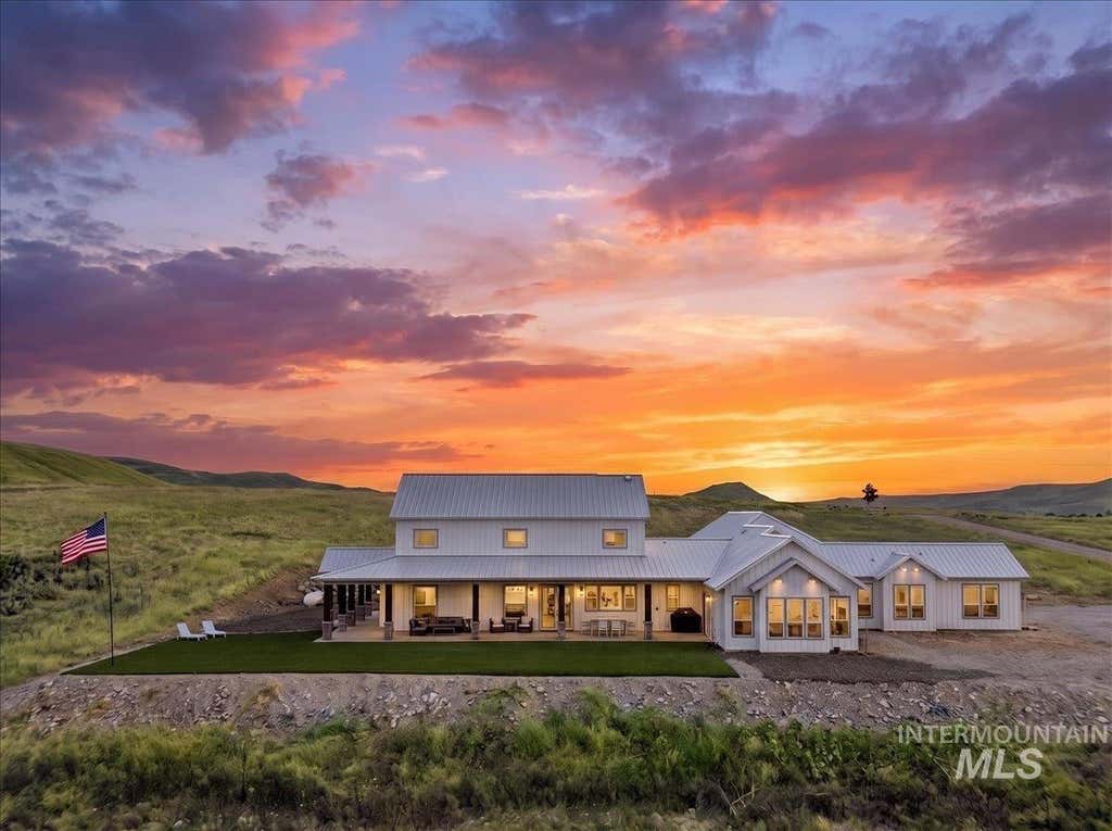 Photo of 4301 Harmony Ln, Emmett, ID 83617 (MLS # 98993927)