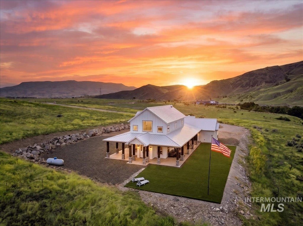 Photo of 4301 Harmony Ln, Emmett, ID 83617 (MLS # 98993927)