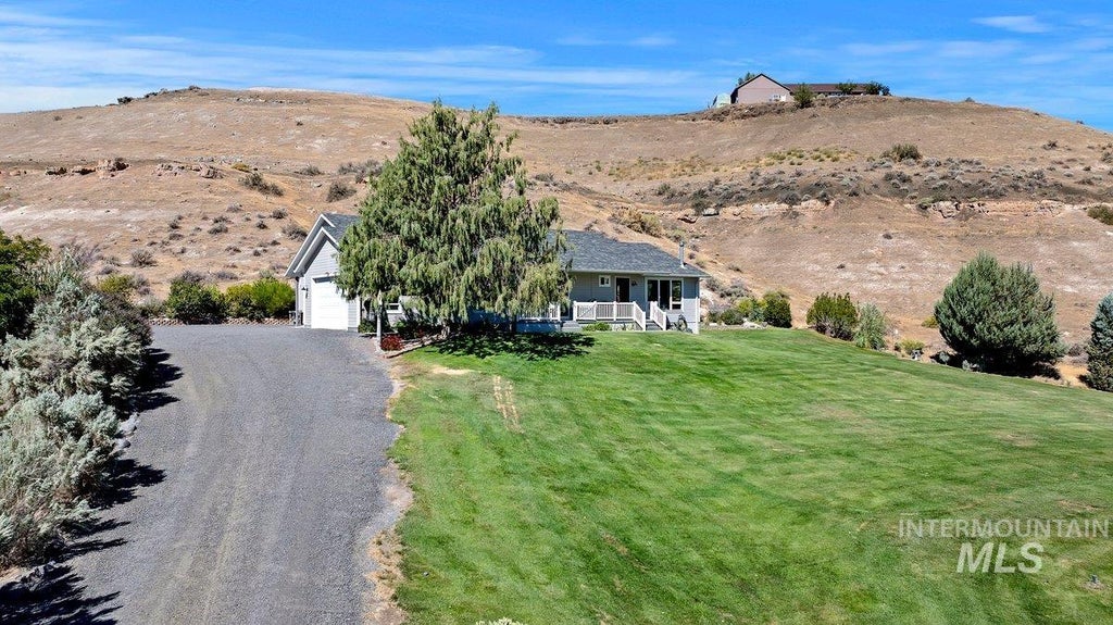Photo of 4505 Hidden Canyon Ln, Buhl, ID 83316 (MLS # 99000194)