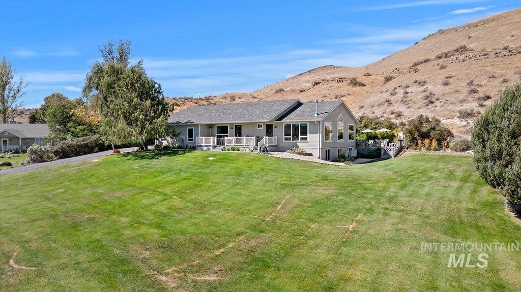 Photo of 4505 Hidden Canyon Ln, Buhl, ID 83316 (MLS # 99000194)
