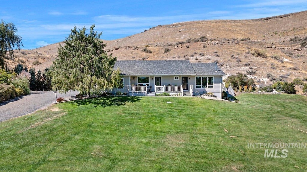 Photo of 4505 Hidden Canyon Ln, Buhl, ID 83316 (MLS # 99000194)