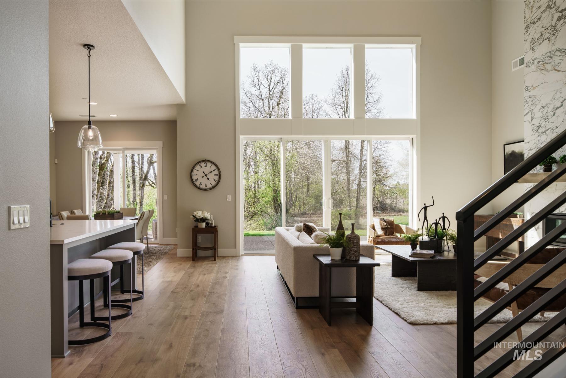 6773 N Ellis Park Ave