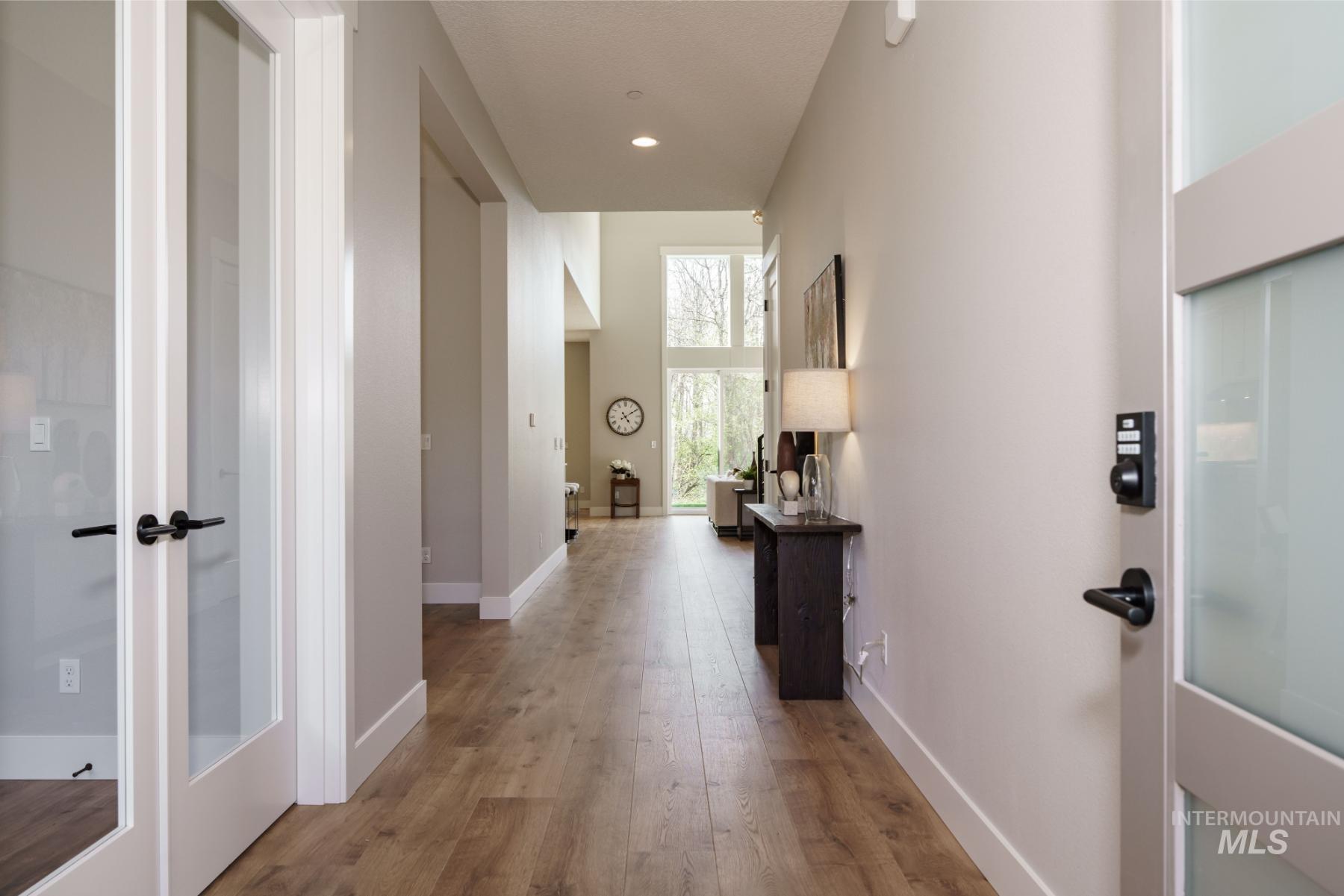 6773 N Ellis Park Ave