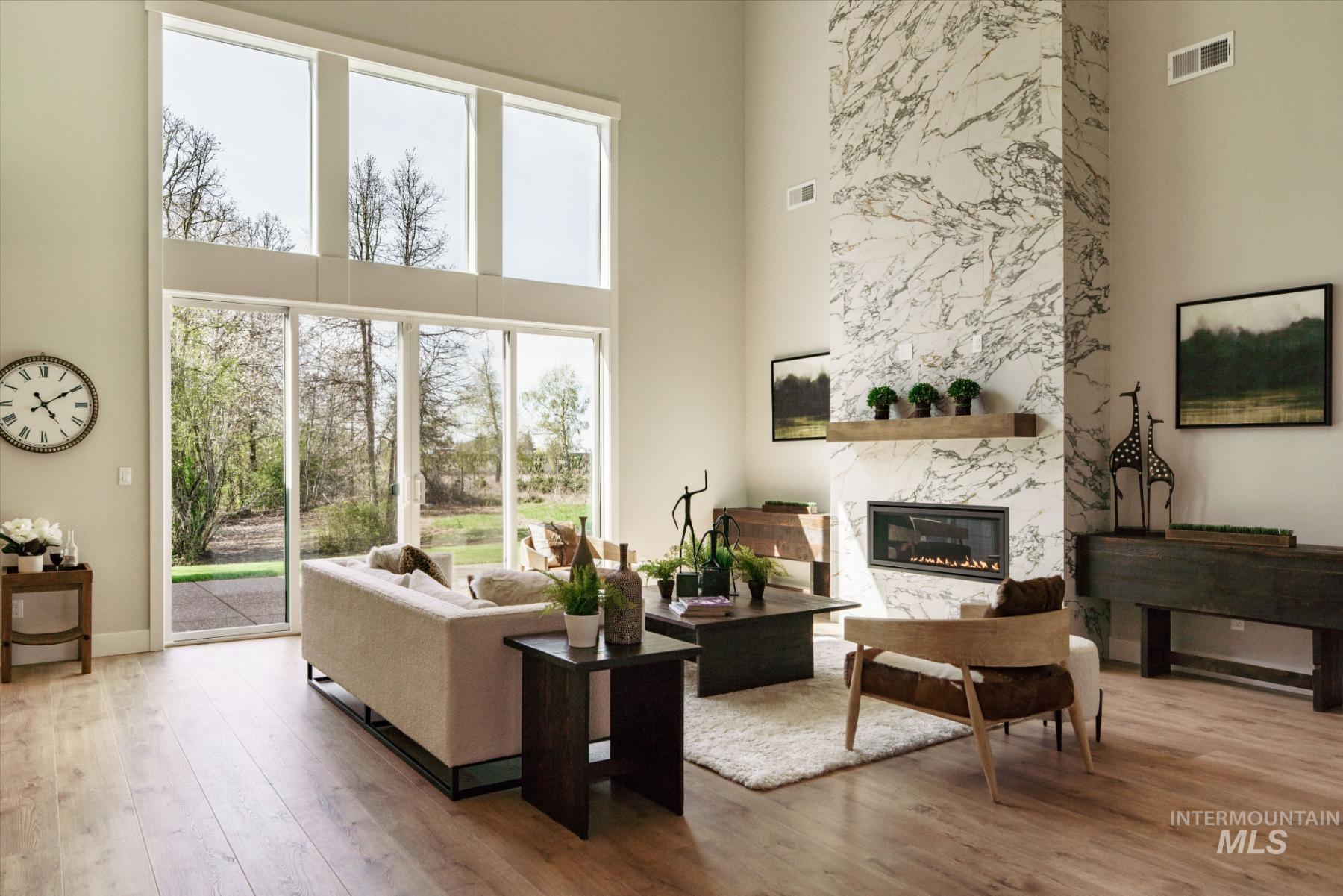 6773 N Ellis Park Ave