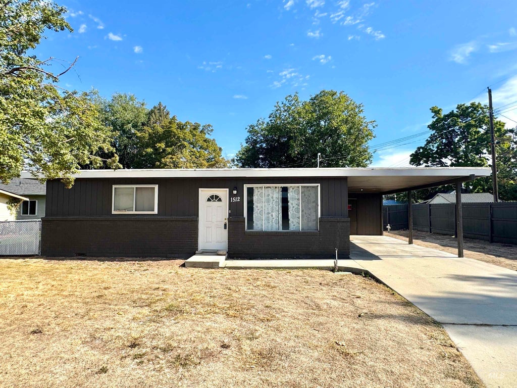 Photo of 1512 10th St S ST, Nampa, ID 83651 (MLS # 99001401)