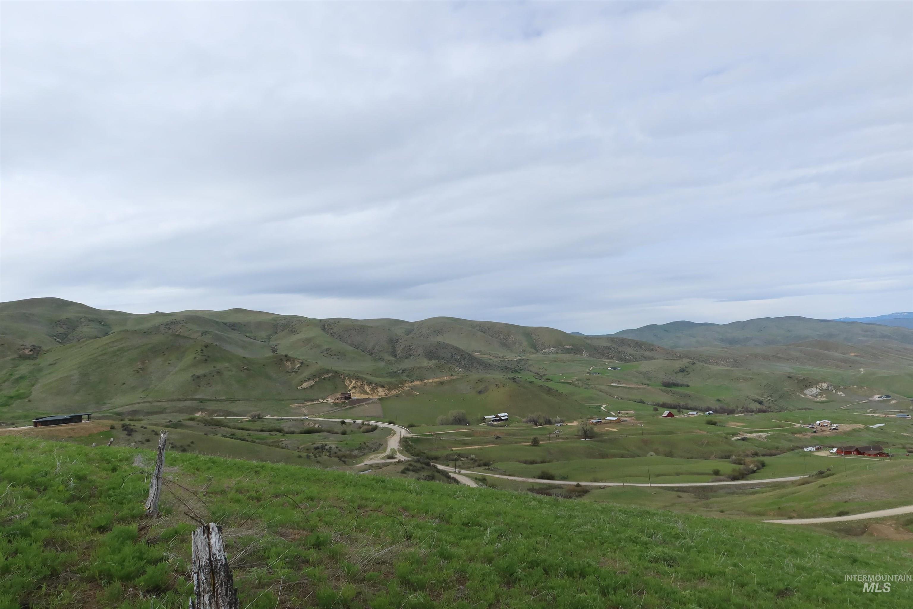 The diverse landscape provides potential build sites, with natural privacy.?