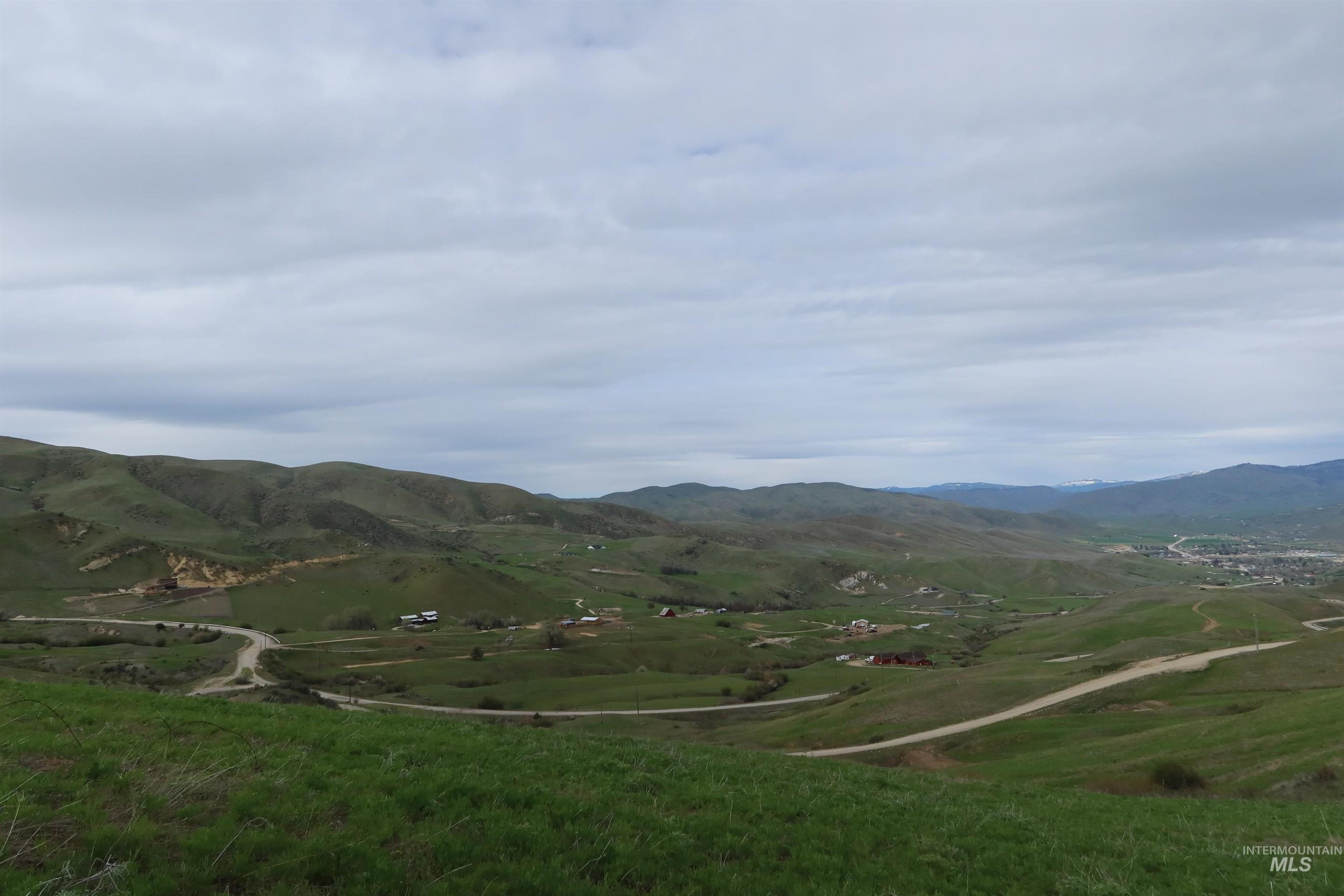 The property?s varied landscape presents potential building options that feel both private and connected to nature.