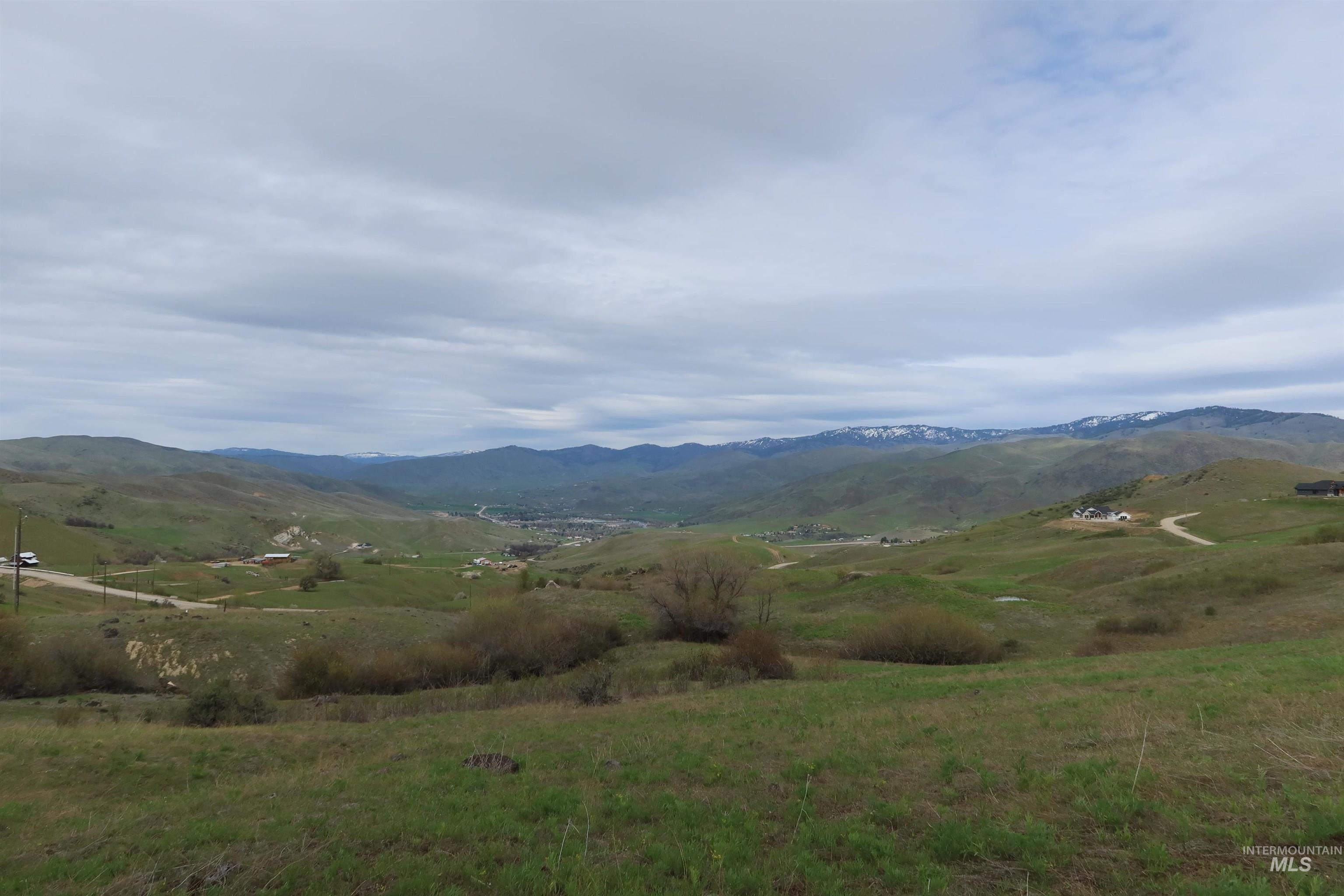 Whether you stand at the top or explore the rolling acreage below, you?ll find views worth capturing and terrain possibly suited for a variety of builds.