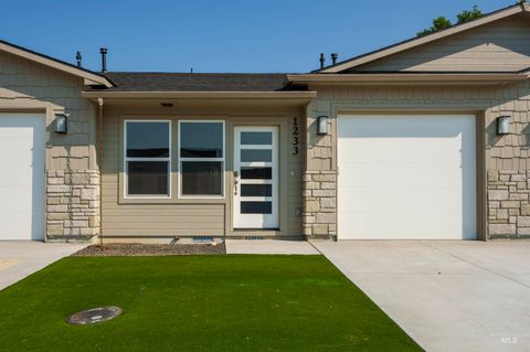 Photo of 1233 Phillips Circle, Ontario, OR 97914 (MLS # 98973403)