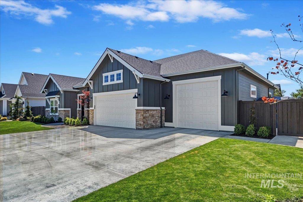 Photo of 5001 W Tia Inez St, Eagle, ID 83616 (MLS # 98986569)