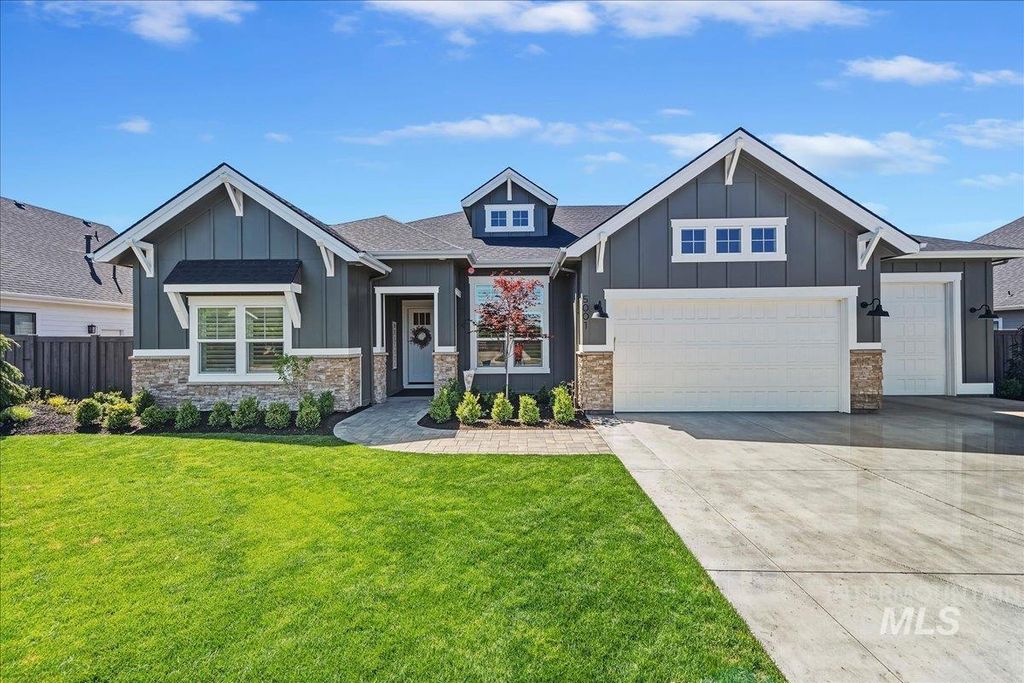 Photo of 5001 W Tia Inez St, Eagle, ID 83616 (MLS # 98986569)