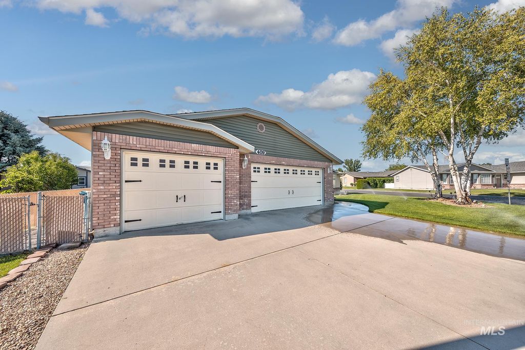 Photo of 1100 Burnett Dr., No. 409 DR #409 C St, Nampa, ID 83651 (MLS # 98992956)