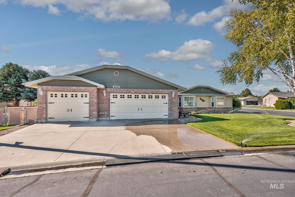 Photo of 1100 Burnett Dr., No. 409 DR #409 C St, Nampa, ID 83651 (MLS # 98992956)