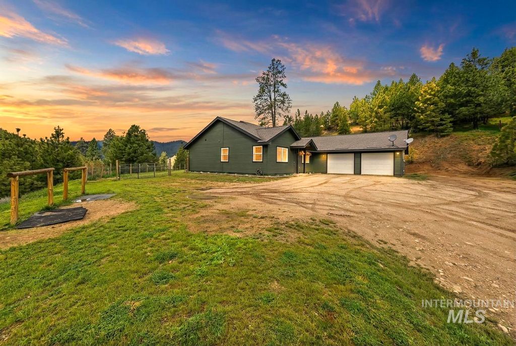 Photo of 4 Round Up Circle, Boise, ID 83716 (MLS # 98984222)