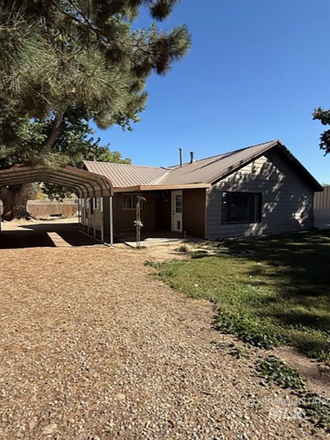 Photo of 1920 Sand Hollow Rd, Caldwell, ID 83607 (MLS # 98979687)