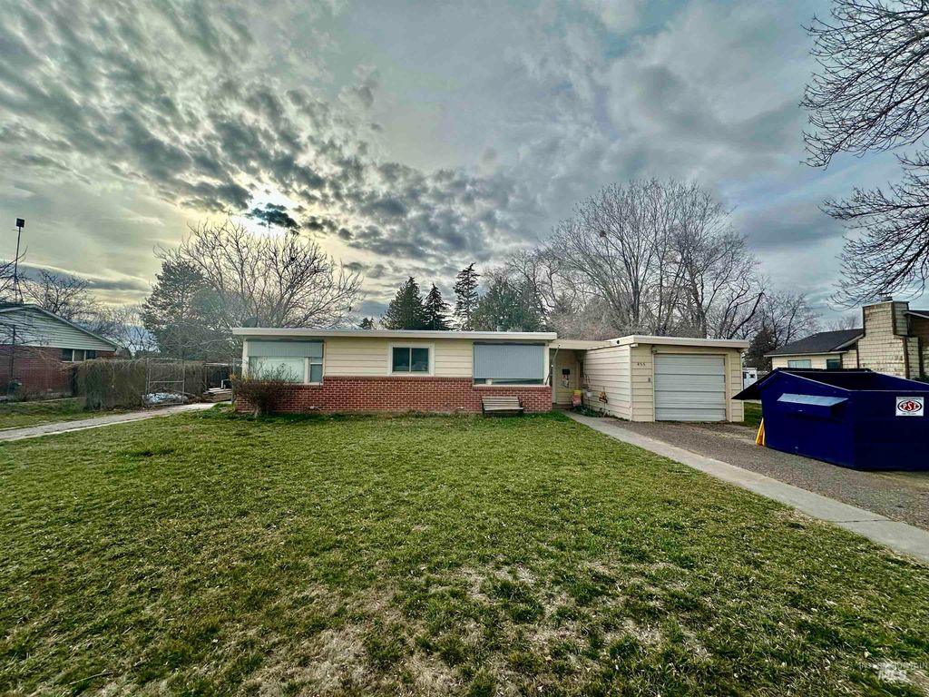 Photo of 455 Sunrise Blvd N Blvd, Twin Falls, ID 83301 (MLS # 98977848)