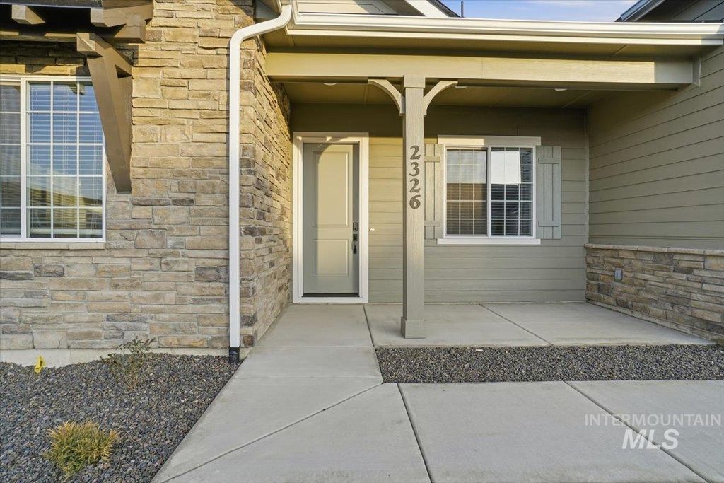 Photo of 2326 N Kenora Ave, Star, ID 83669 (MLS # 98972441)
